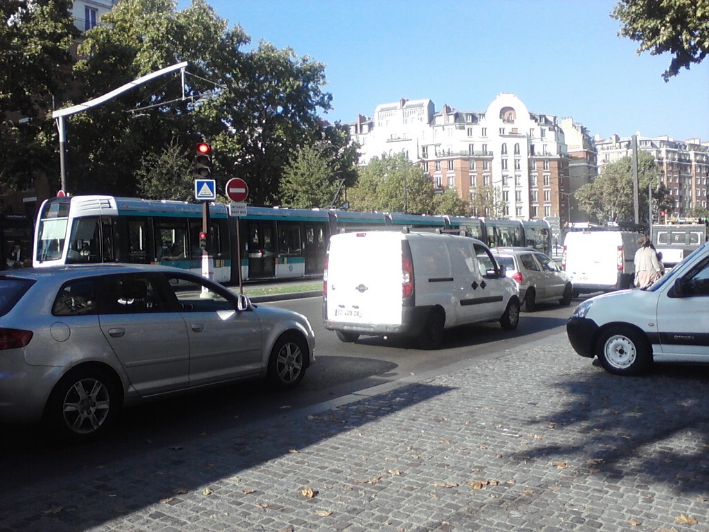 Christopher Greaves PARIS_0916141017-00.jpg