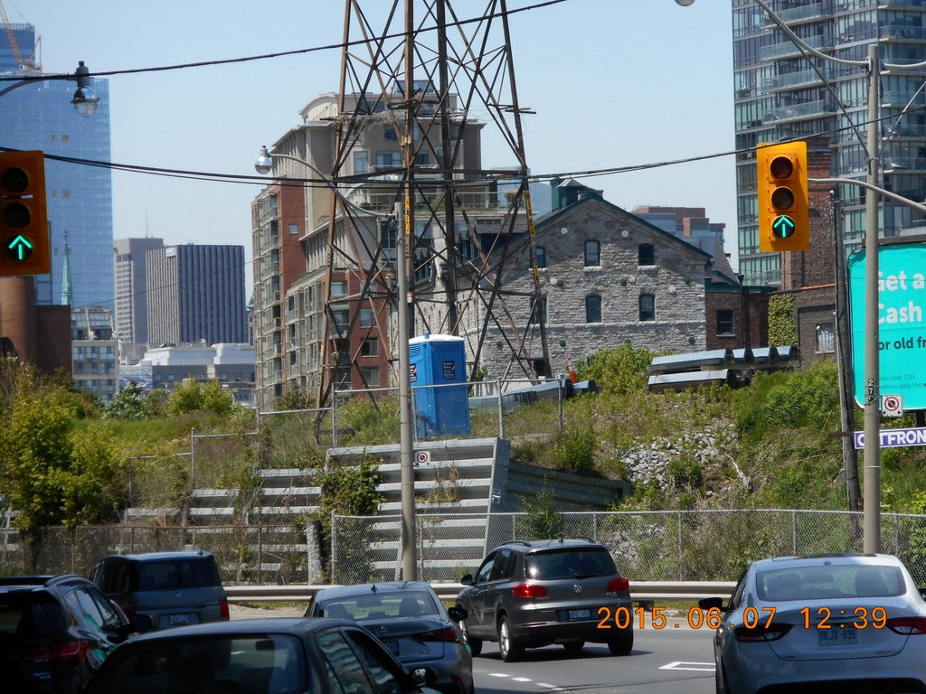 Christopher Greaves GardinerExpressway_DSCN1348.JPG