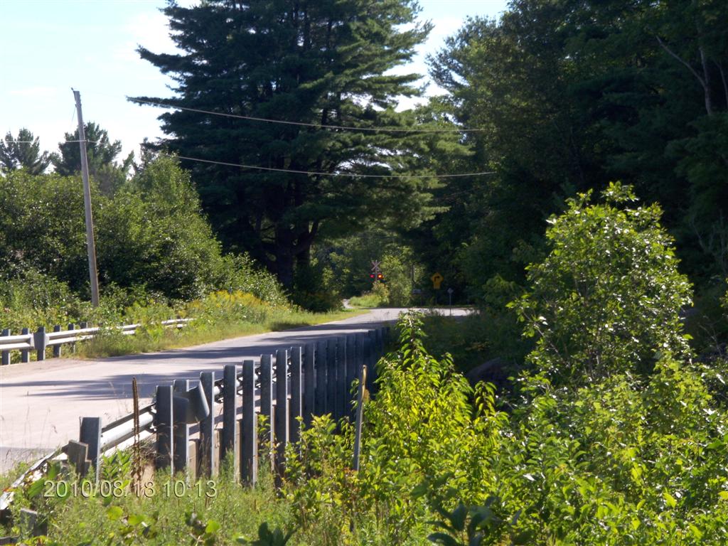 Christopher Greaves SparrowLakeDrive_HPIM2705.JPG